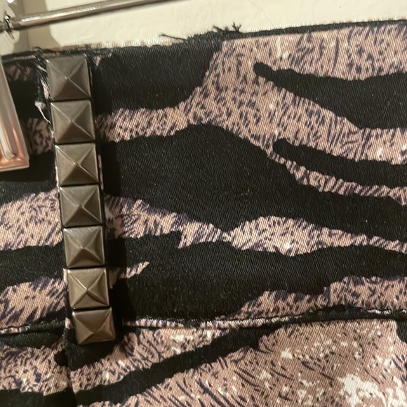 Mini skirt - Picture 2 of 4